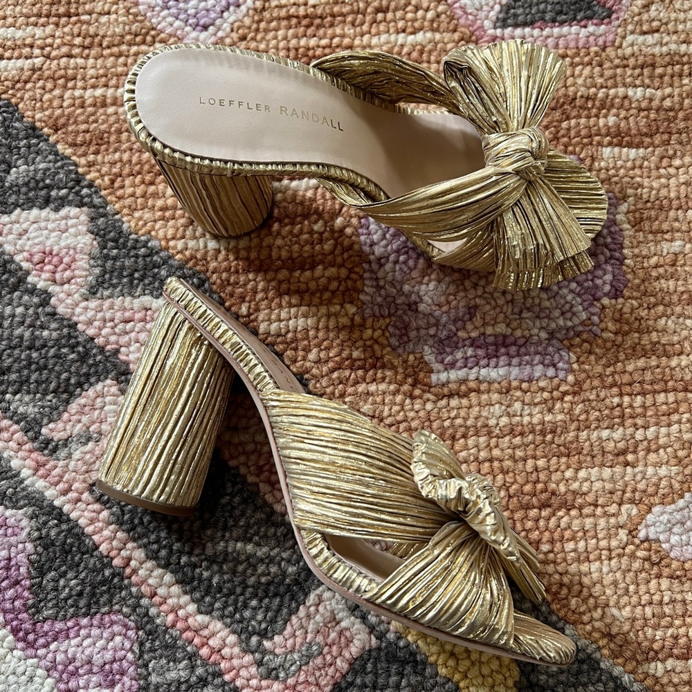 Loeffler Randall 7 Penny Gold Pleated Bow Heel